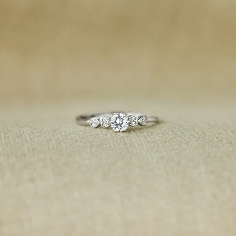 Anello Rotondo in Argento Sterling S925 Con Accenti a Forma di Cuore Strass Minimalista Anello da Dito per Donna Gioielli Regalo