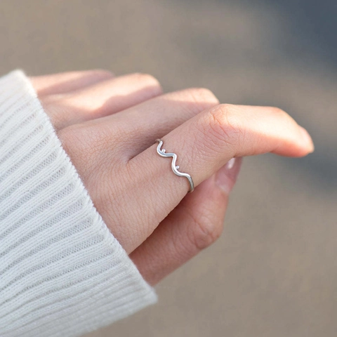 Anello Ondulato in Argento Sterling S925 per Donna Semplice Anello al Dito Geometrico di Moda Gioielli a Banda Sottile Regalo