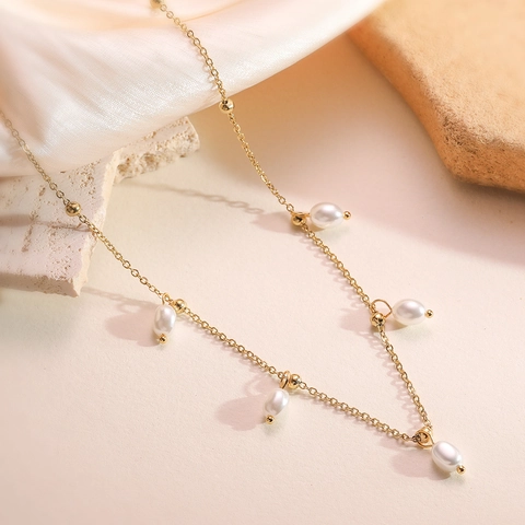 Collana Francese Vintage con Künstliche Perle a Goccia d'Acqua Catena in Acciaio Inossidabile Placcato Oro 18K Elegante Collana Donna Gioielli