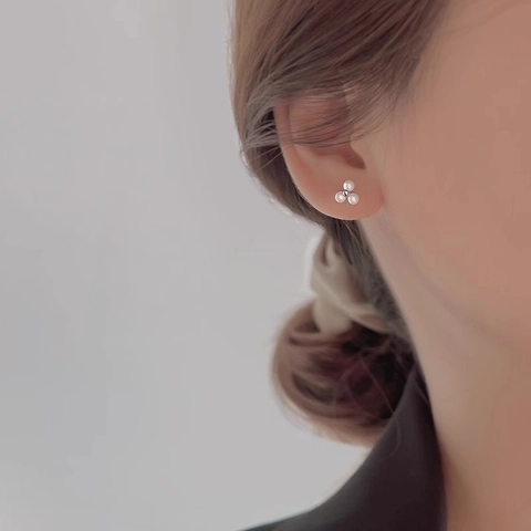 Squisiti Orecchini a Bottone con Grappolo di Triple Künstliche Perle con Perno in Argento Sterling 925 Gioielli Minimalisti in Ottone Donna
