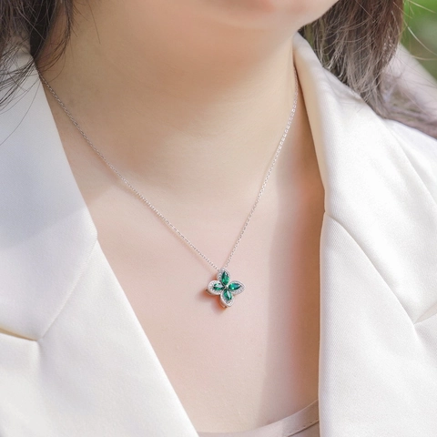 Collier Pendentif Trèfle à Quatre Feuilles en Argent Sterling 925 Émeraude de Culture Taille Marquise Pierre Verte Zirconia Bijoux Femme