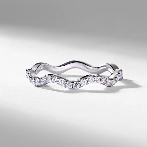 Anello in Argento Sterling S925 Con Moissanite per Donna Fascia Eternità Sovrapponibile Ondulata Minimalista Elegante Regalo Gioielli