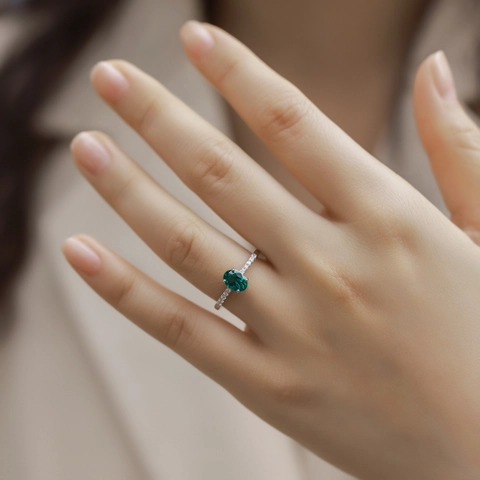 Luxus Ovaler Im Labor Gezüchteter Smaragd Ring S925 Sterlingsilber Verstellbarer Offener Ring Mit Seitenstrass Damen Modeschmuck