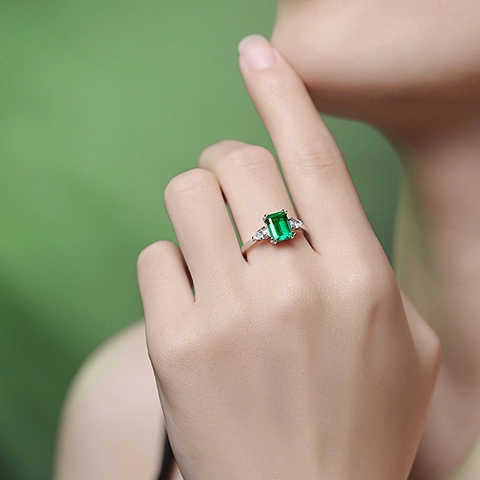 Bague en Argent Sterling 925 avec Émeraude de Laboratoire Simple Carré Princesse Gemme Verte Bague Ajustable pour Femme Bijoux