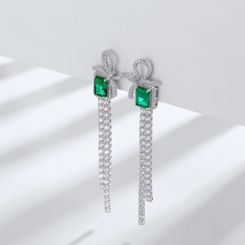 Orecchini a Nappina con Fiocco e Smeraldo Creato in Laboratorio per Donna Perno in Argento Sterling 925 Lussuosi Gioielli