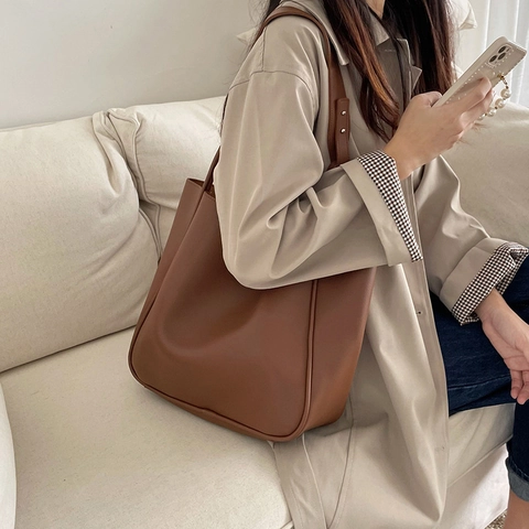Large Capacity PU Leather Tote Bag For Women Retro Minimalist Shoulder Bag Versatile Commuter Armpit Bag Work Handbag