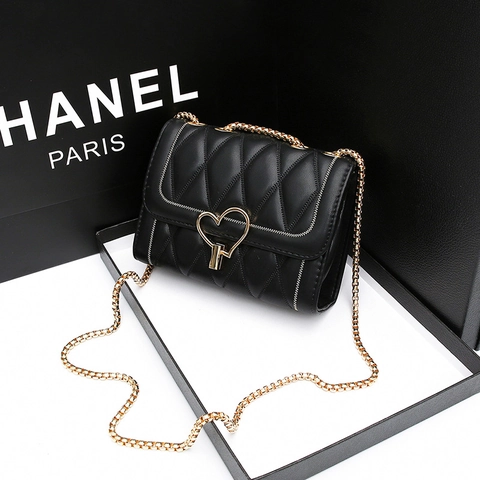 Women's Vintage Quilted PU Leather Shoulder Bag With Gold Heart Lock Gold Chain Strap Fashion Crossbody Square Bag