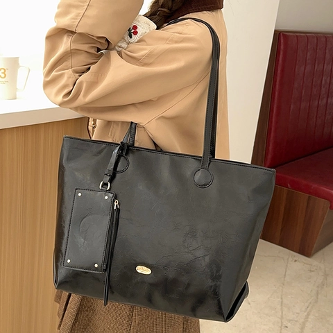 Dames Grote Capaciteit Zwarte Tote Bag Eenvoudige PU Leren Schoudertas Met Kleine Tas Woon-werkverkeer Mode Onderarm Handtas