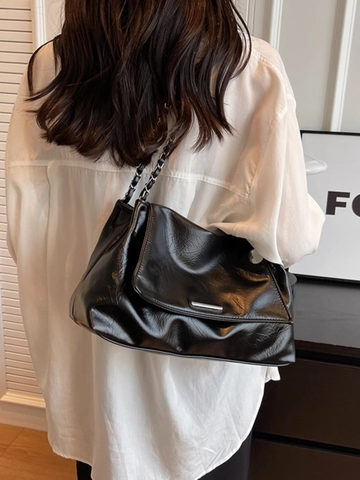 Dames Grote Capaciteit PU Leer Schoudertas Stedelijk Minimalistisch Ketting Band Tote Bag Met Metallic Plooi Textuur Voor Dagelijks