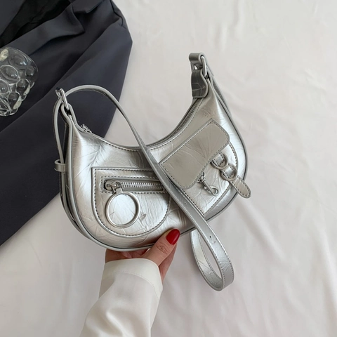 Sac Bandoulière Femme en Cuir PU Croissant Style Moto Punk Multi Poches Sac à Épaule avec Anneau Métallique Fermeture Éclair Y2K
