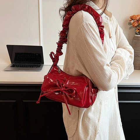 Dames Trendy Geplooide Oksel Schoudertas Hoogglans PU Leer Strik Wolk Tas Stijlvolle Stedelijke Veelzijdige Handtas
