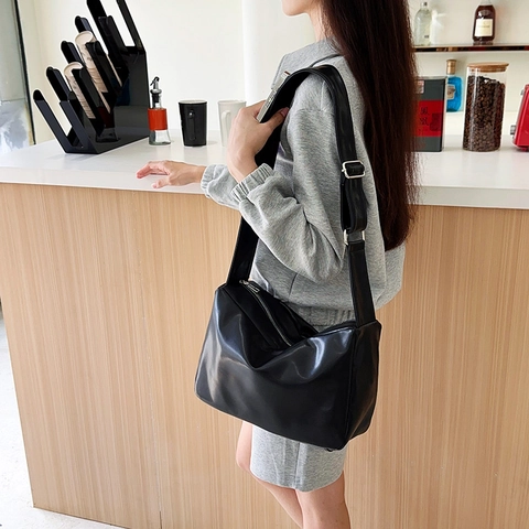 Dames PU Lederen Hobo Tas Grote Capaciteit Minimalistisch Effen Kleur Verstelbare Brede Riem Schoudertas Casual Handtas