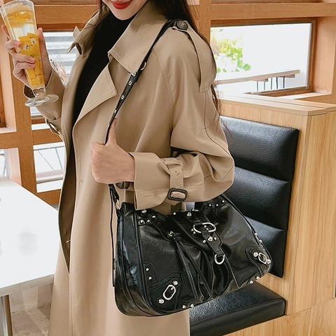 Vrouwen Retro Klinknagel Motor Schoudertas PU Leer Grote Capaciteit Punk Tote Crossbody Tas Forenzen Handtas Y2K Stijl