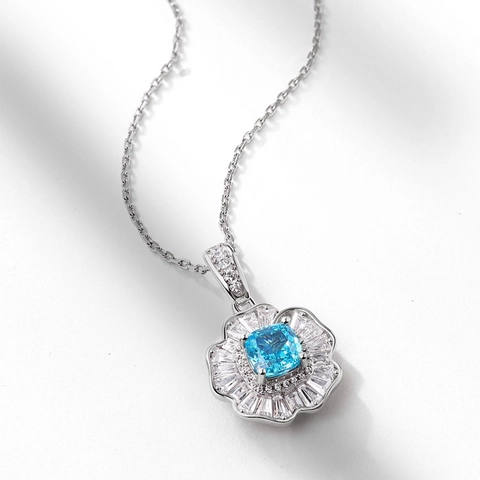 Elegante Ciondolo a Fiore in Argento Sterling 925 per Donna Gioielli Floreali Intarsiati con Strass Solo Ciondolo