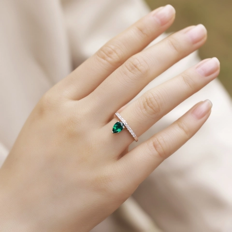 Vintage 925 Sterling Silver Lab Grown Emerald Ring Teardrop Pear Cut Green Rhinestone Adjustable Open Finger Ring Women Jewelry