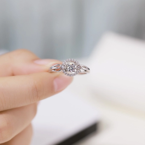 Shiny Round Cut Moissanite Ring 925 Sterling Silver Heart Split Shank Halo Engagement Ring For Women Valentine Gift Jewelry