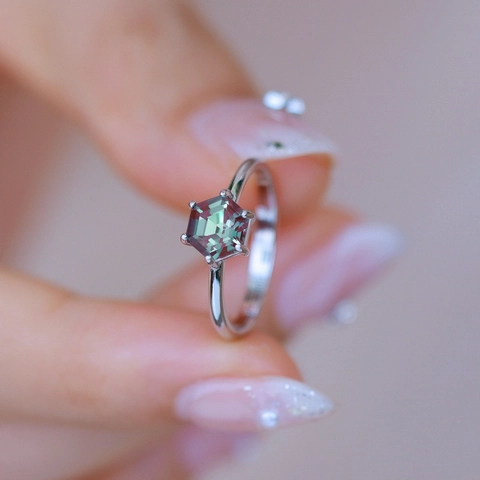 Hexagonal Geschnittener Synthetischer Alexandrit Offener Ring S925 Sterlingsilber Verstellbares Band Mode Schmuck Für Damen Party Geschenk
