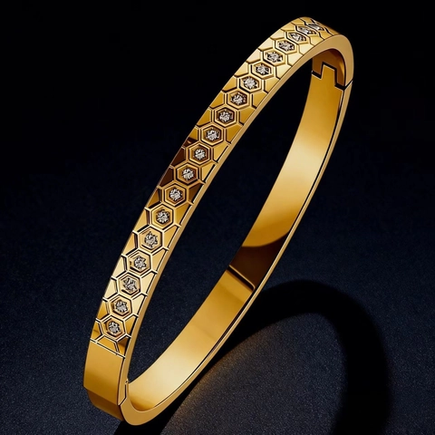 Bracciale in Acciaio al Titanio con Pavé di Strass e Motivo a Nido d'Ape Anello con Intarsio di Marmo in Acciaio Inossidabile per Donna e Uomo