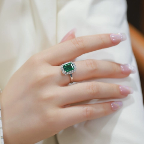 Retro 925 Sterling Silver Ring Lab-Grown Emerald Cut Green Gemstone Halo Adjustable Inlaid Zirconia Ring For Women Jewelry