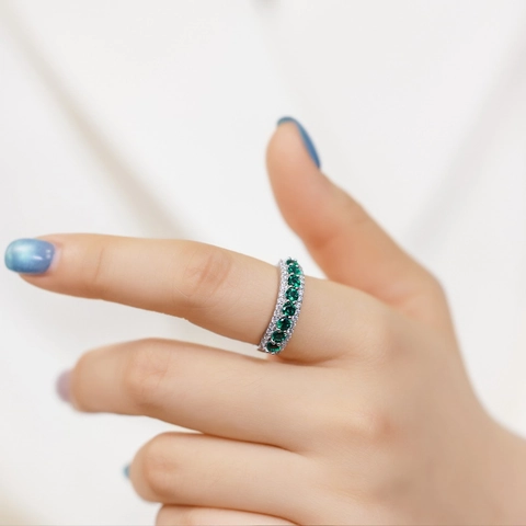 925 Sterling Silver Lab-Grown Emerald Ring Vintage Luxurious Rhinestone Inlaid Fashion Commuter Jewelry Gift For Women