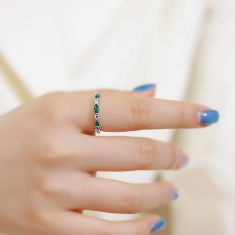 Vintage 925 Sterling Silver Lab-Grown Emerald Band Ring With Zirconia Inlaid Marquise Cut Gemstone For Women Fashion Jewelry Gift