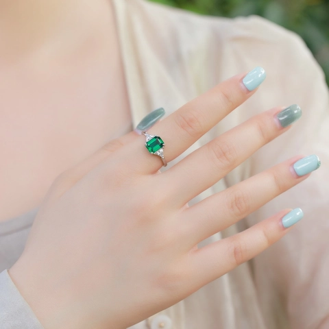 925 Sterlingsilber Ring Mit Smaragdschliff Im Labor Gezüchteter Smaragd Vintage Elegant Drei-Steine-Design Zirkonia Damen Ring