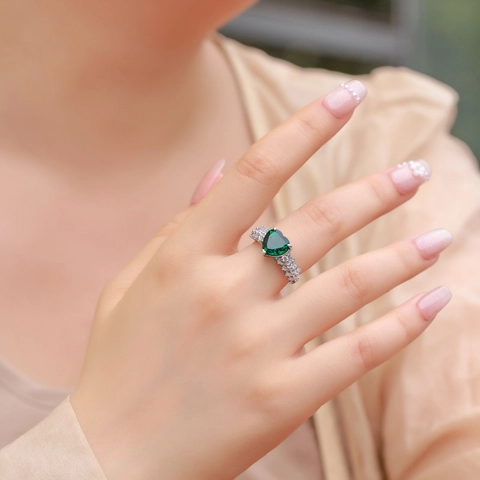 Vintage 925 Sterling Silver Heart Shaped Lab-Grown Emerald Ruby Pink Sapphire Inlaid Zirconia Ring Luxury Jewelry For Women Gift