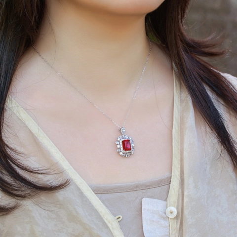 Luxury 925 Sterling Silver Pendant Necklace For Women Elegant Created Ruby Halo Created Sapphire Square Pendant Chain Fashion Jewelry Gift