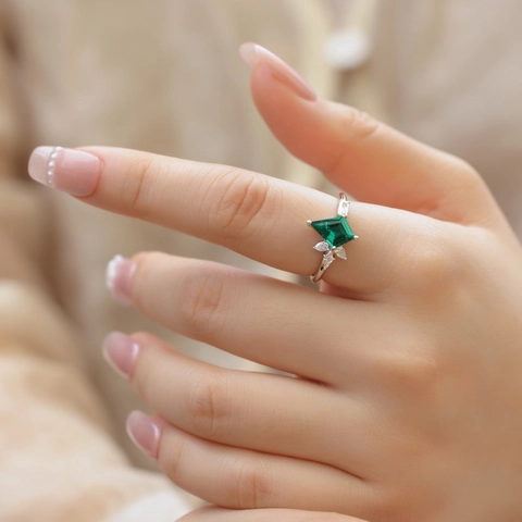 Geometric Kite Cut Agate Ring 925 Sterling Silver Four-Prong Rhinestone Inlaid Fashion Luxurious Wedding Jewelry For Women