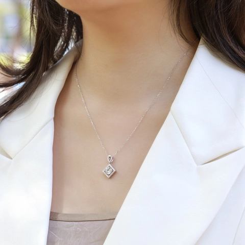Collar de Plata de Ley 925 con Diamante de Laboratorio Colgante de Halo Geométrico para Mujer VS EF Grado Piedra Redonda Joyería de Lujo