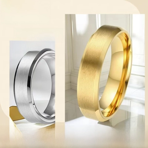 Bague Anneau Minimaliste en Acier Inoxydable Brossé Mat Pour Hommes Femmes Bord Biseauté Électroplaqué Design de Niche Bijoux de Mode