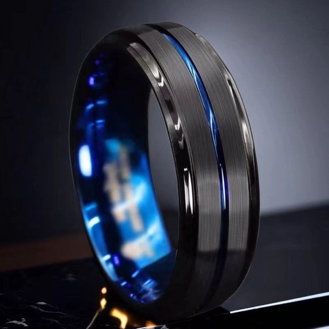 Anello da Uomo in Acciaio al Titanio Nero Spazzolato Interno Blu Bicolore Moda Cool Fascia da Dito Moderna Semplice Gioielli