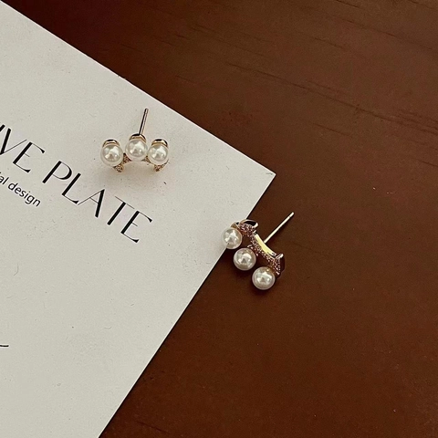 Orecchini a Bottone in Argento Sterling 925 con Perla Artificiale Elegante Design ad Arco a Tre Perle con Strass Gioielli da Donna