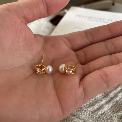 Boucles d'Oreilles Clous Tête de Taureau en Forme de C Tige en Argent Sterling 925 Avec Perle Artificielle et Strass