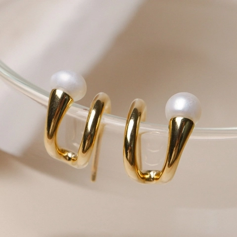 Boucles d'Oreilles Clous en Argent Sterling 925 Perle d'Eau Douce Forme U Torsadée Minimaliste Vintage Français Plaqué Or