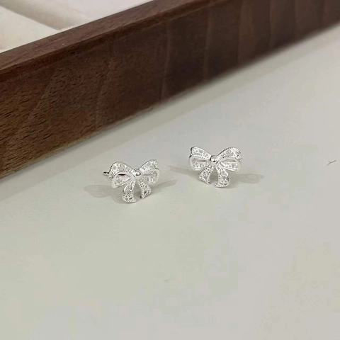 Elegant 925 Sterling Silver Bow Stud Earrings For Women Niche Design Hollow Bowknot Ear Studs Minimalist Jewelry Gift