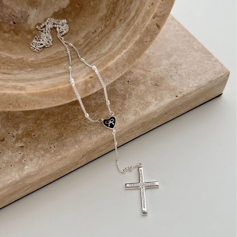 Collar con Colgante de Cruz y Corazón de Plata de Ley 925 para Mujer Esmalte Negro Lazo Strass Joyería Minimalista