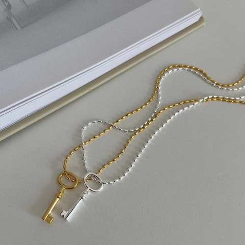 Collar de Pendiente de Llave de Plata de Ley 925 para Mujer Elegante Simple Estilo Ins Cadena de Perlas Galvanizada Plata Oro