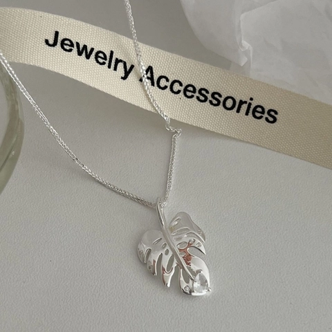 Elegant 925 Sterling Silver Monstera Leaf Pendant Necklace For Women Shiny Rhinestone Inlaid Clavicle Chain Minimalist Jewelry Gift