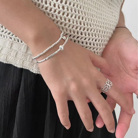 Bracciale Rigido Aperto in Argento Sterling 925 con Texture Martellata per Donna Minimalista Argento Decorazione Perle Gioielli Geometrici Regalo