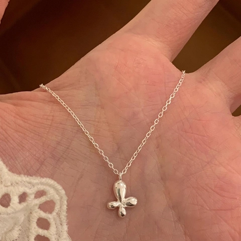 Collana in Argento Sterling S925 Quadrifoglio Perla Artificiale per Donna Moda Stile Coreano Farfalla Ciondolo Catena Gioielli