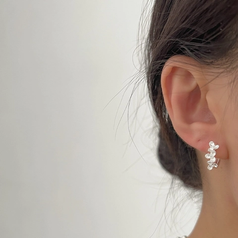 925 Sterling Silver Flower Hoop Earrings For Women Dainty Three Flowers Rhinestone Gold Silver Earrings Korean Style Jewelry