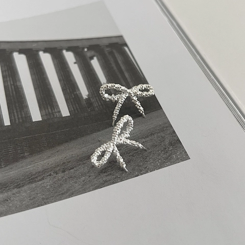 S925 Sterling Zilveren Strik Oorknopjes Voor Vrouwen Zoet Minimalistisch Gegranuleerde Textuur Strass Inlaid Sieraden