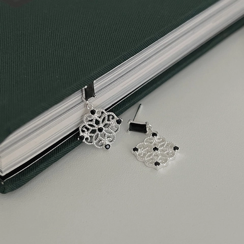 New Chinese Style 925 Sterling Silver Hollow Window Grille Drop Earrings For Women Vintage Black Rhinestone Dangle Earrings Jewelry