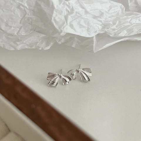 Eleganti Orecchini a Bottone con Fiocco in Argento Sterling 925 Texture a Costine Minimalisti Leggeri Gioielli da Donna