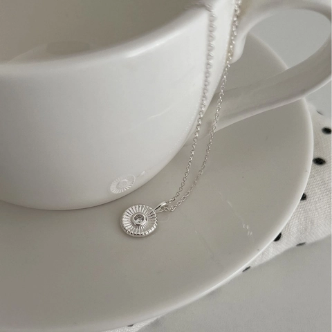 925 Sterling Silver Sunflower Round Plate Pendant Necklace For Women Sunburst Rhinestone Inlaid Clavicle Chain Ins Style Jewelry