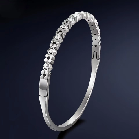 Brazalete De Acero Inoxidable Con Trébol De Diamantes De Imitación Para Mujer Brazalete De Puño Ovalado Geométrico Incrustado Minimalista Joyería De Moda De Nicho De Alta Gama