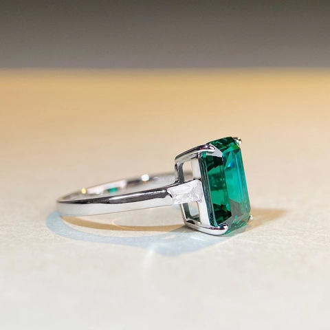 Bague en Argent Sterling 925 avec Strass Taille Émeraude Vert Bleu Blanc Pierres Précieuses Élégante Bague pour Femme Bijoux de Fête