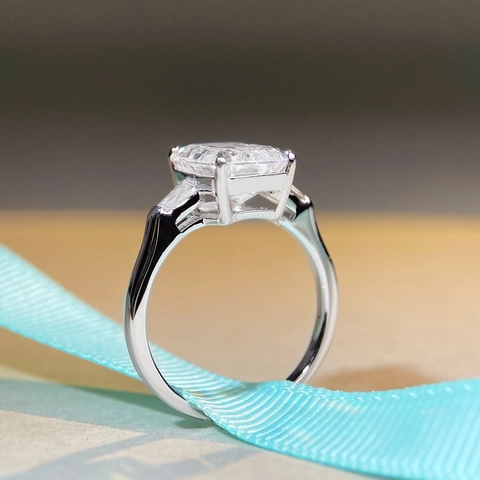 Luxurious S925 Sterling Silver Emerald Cut Zirconia Ring For Women Three Stone Inlaid Pink Green White Zircon Ring Wedding Engagement Jewelry Gift