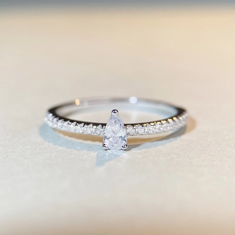Elegant 925 Sterling Silver Ring Pear Cut Moissanite Water Drop Engagement Ring For Women Sparkling Half Eternity Jewelry